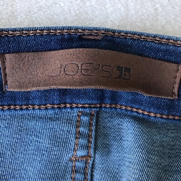 Joe’s women jeans Size 32 Dark Wash Stretch button & zip front - Picture 4 of 9